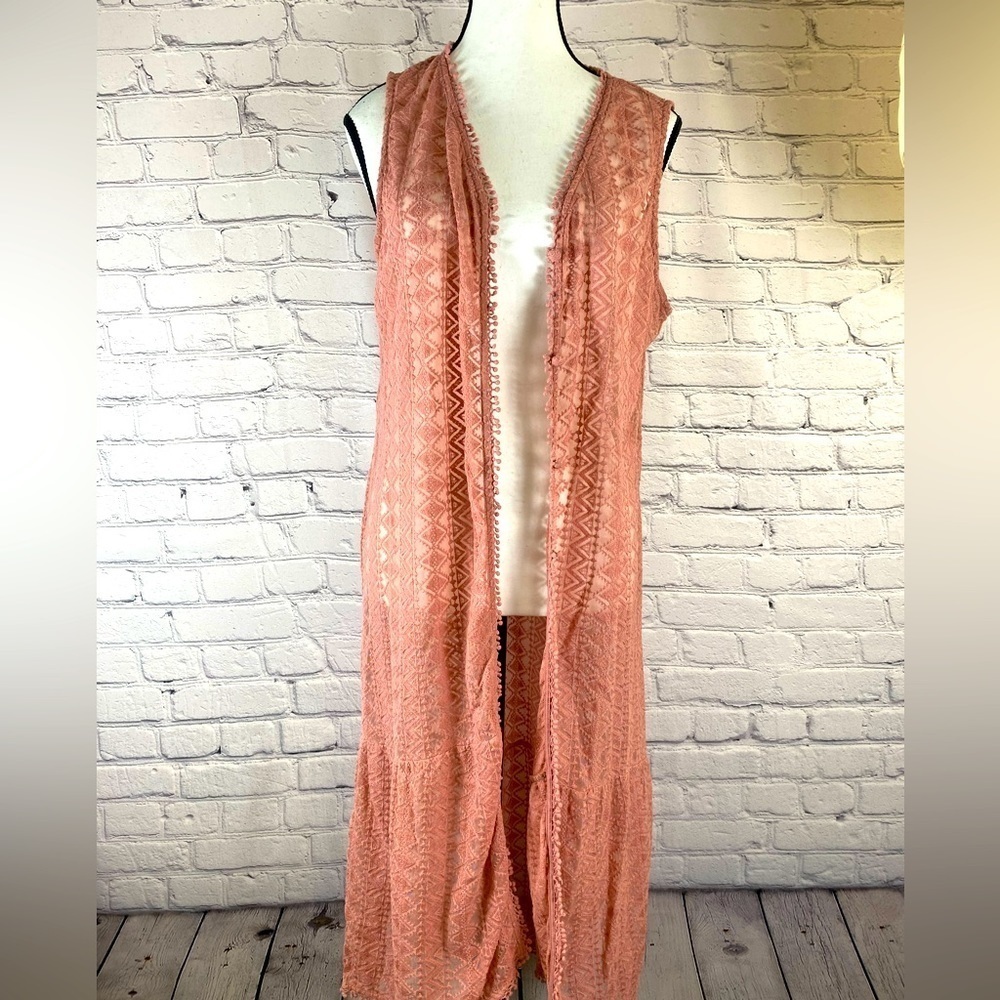 C Wonder Pink Boho Lace Vest size medium EUC